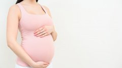 <b>怀孕通常是通过月经推迟或通过尿检检测出来的。</b>